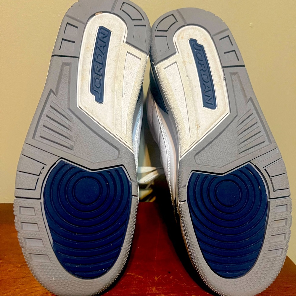Jordan Men's Blue and Gray Sneakers